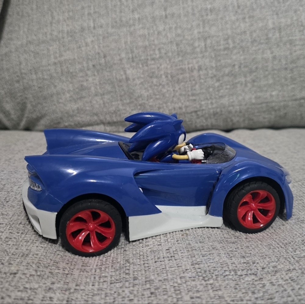 Sonic The Headgehog Blue Racing Car Toy - Picture 6 of 11